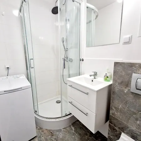 Modern Batorego 16 A121 *